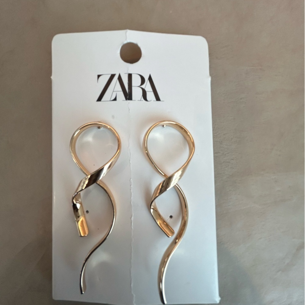 ZARA Irregular Gold Toned Earrings NWT Infinity. 🔥✨✨✨ - Picture 4 of 7